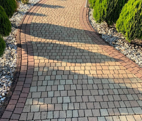 uslugi-ogrodnicze-ogrodnik-kosiarze (3).jpg